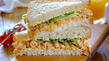 chicken mayonnaise sandwich